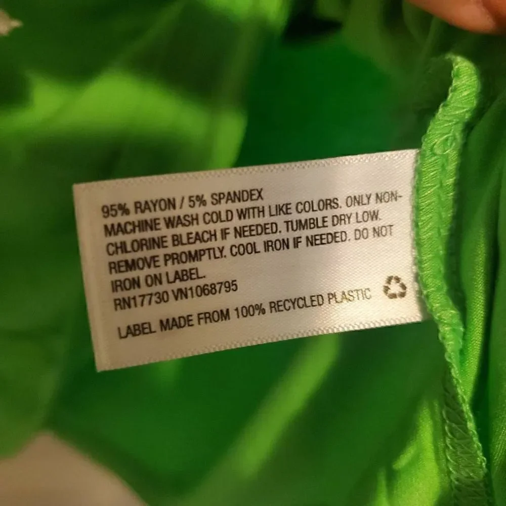 NWT A New Day Green Scoopneck Stretchy Tee Medium - Picture 5 of 6